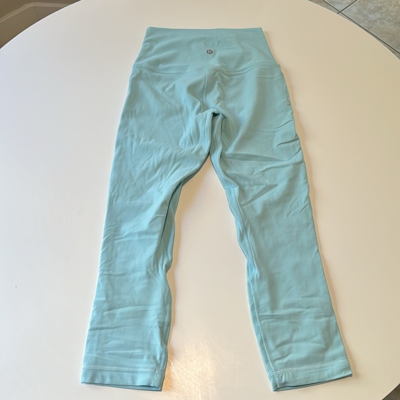 Lululemon High-Rise Crop Align 21” leggings in icing blue & large shopping bag - Picture 8 of 11
